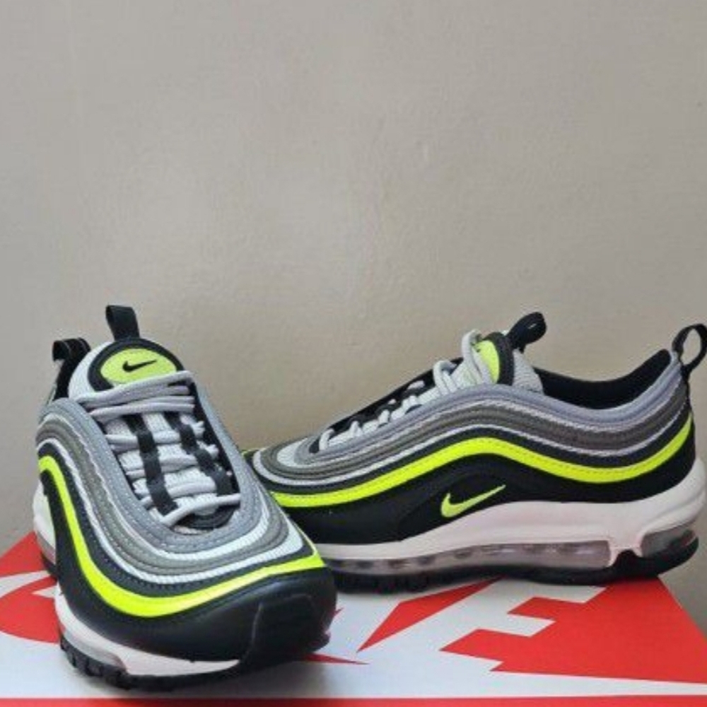 Boys 3.5Y Nike Air Max